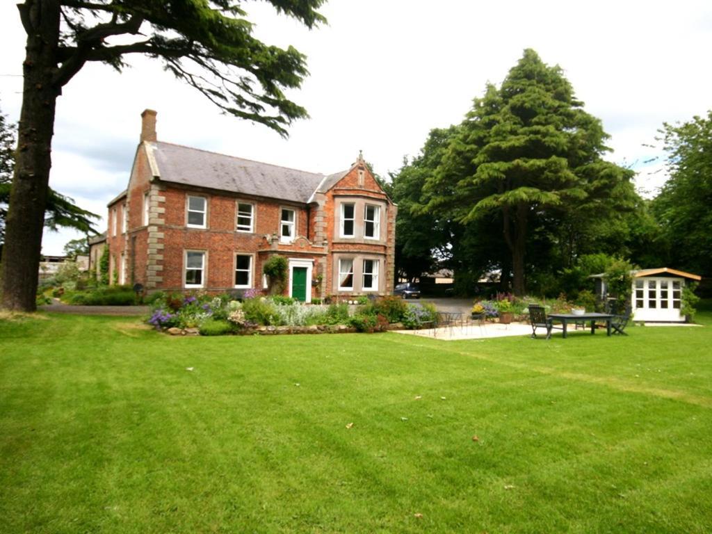 Broomhouse Farmhouse Cheswick  ภายนอก รูปภาพ